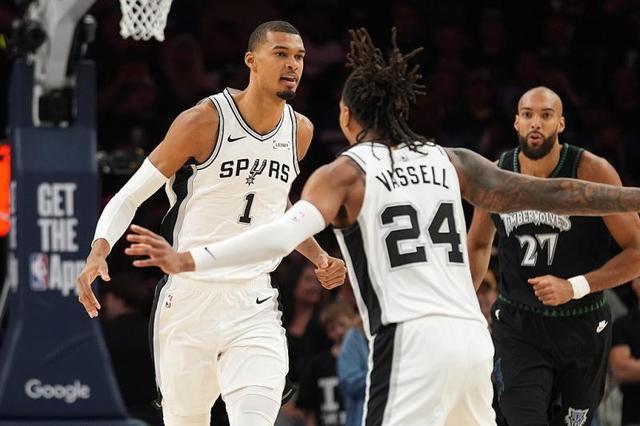 鲸鱼体育官方入口-NBA季后赛｜文班亚马如天神下凡，马刺夺回主场优势
